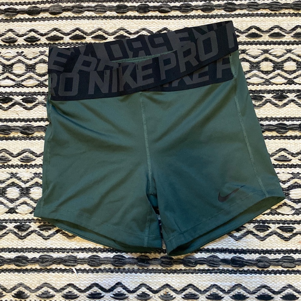 Nike Pro High Waist cross band shorts